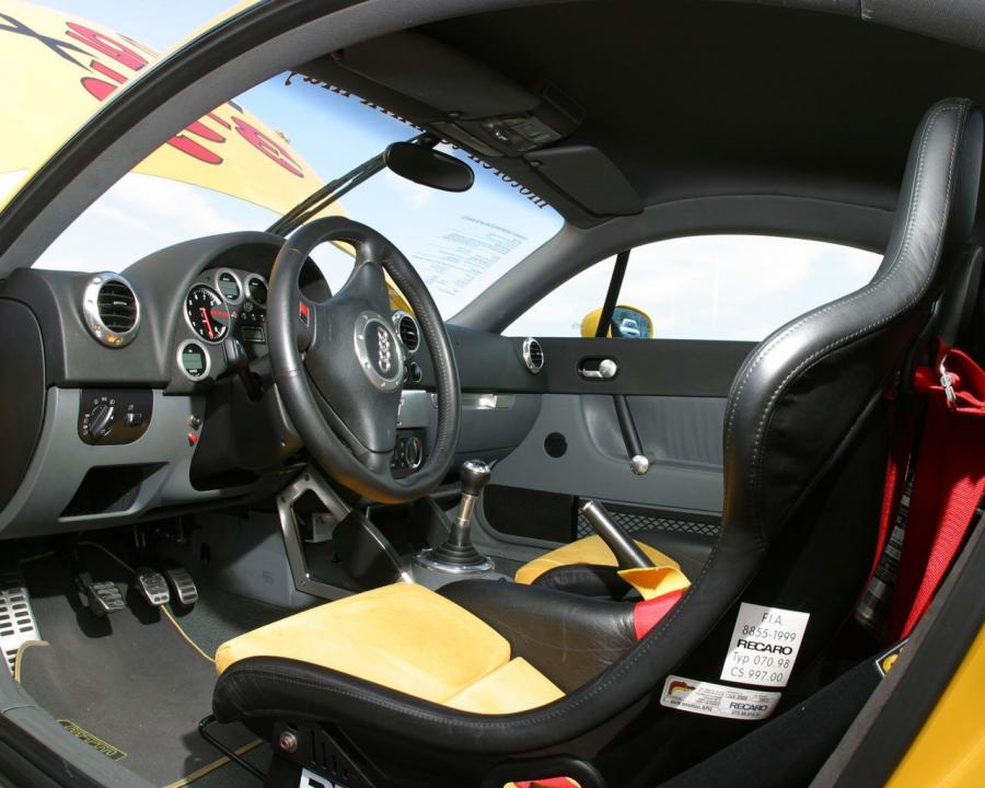 Интерьер Audi TT Bimoto by MTM (8N) 2007 года  (фото 5 из 6)